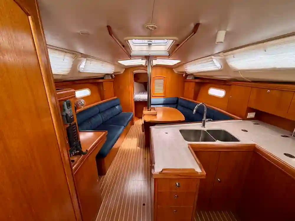 2004 Hunter 356 for Sale in Barcelona, ES Sloop 4