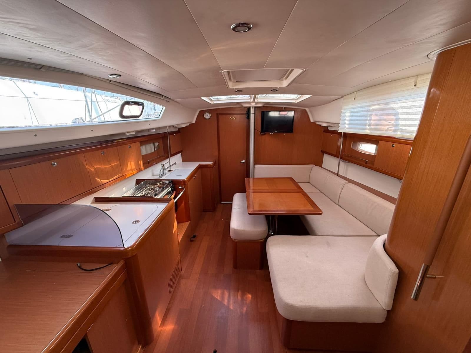 2008 Beneteau Oceanis 40 for Sale in El Masnou, ES Monohull 3