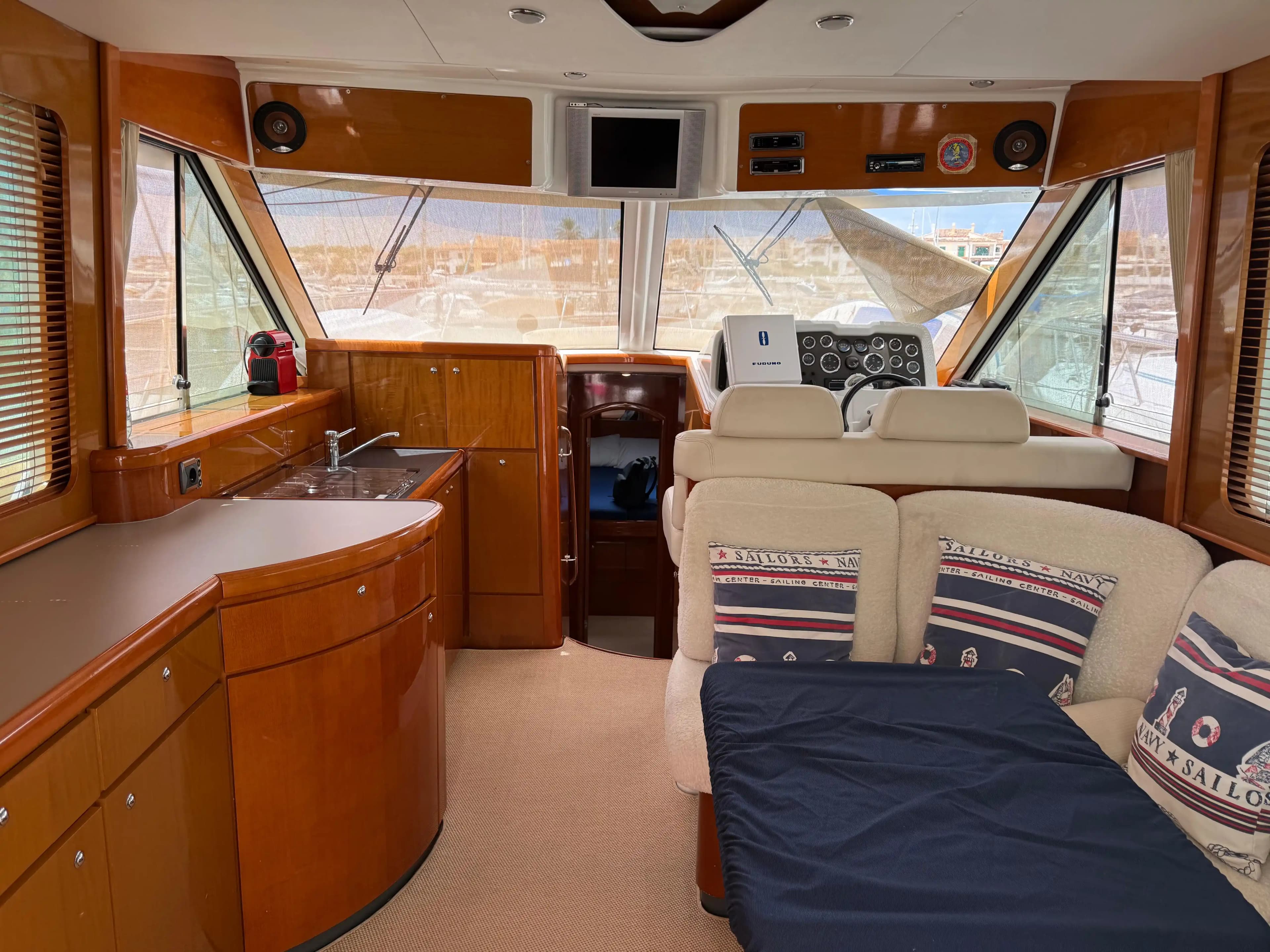 2003 Beneteau Antares 13.80 for Sale in El Masnou, ES Flybridge 2