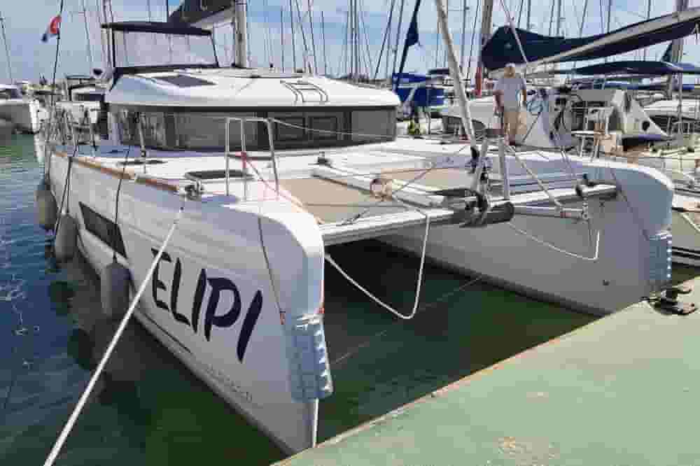 2022 Lagoon 40