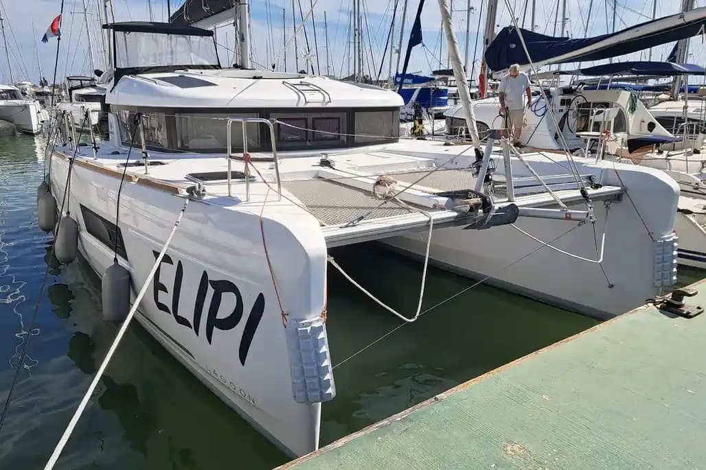 Lagoon 40 for Sale