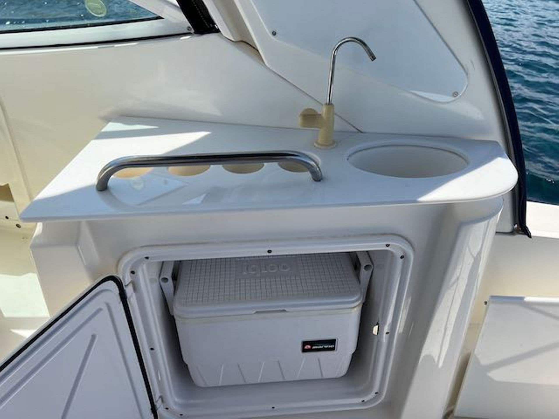 Cruisers Yachts 300 Express for Sale