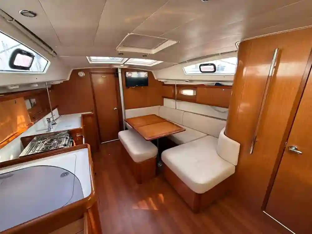 2008 Beneteau Oceanis 40 for Sale in El Masnou, ES Monohull 5