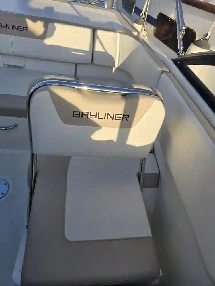 Bayliner VR5 Cuddy Outboard zum Verkauf