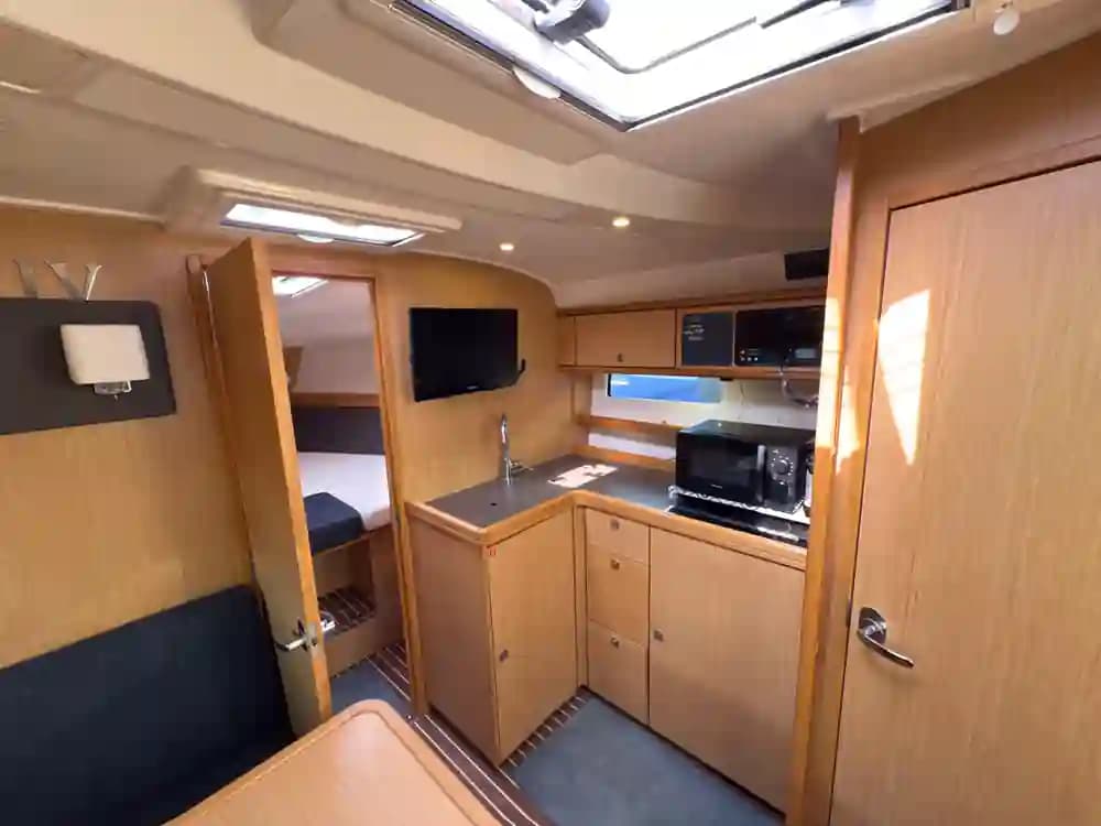 2013 Bavaria Yachts Sport 35 for Sale in Barcelona, ES Express Cruiser 5