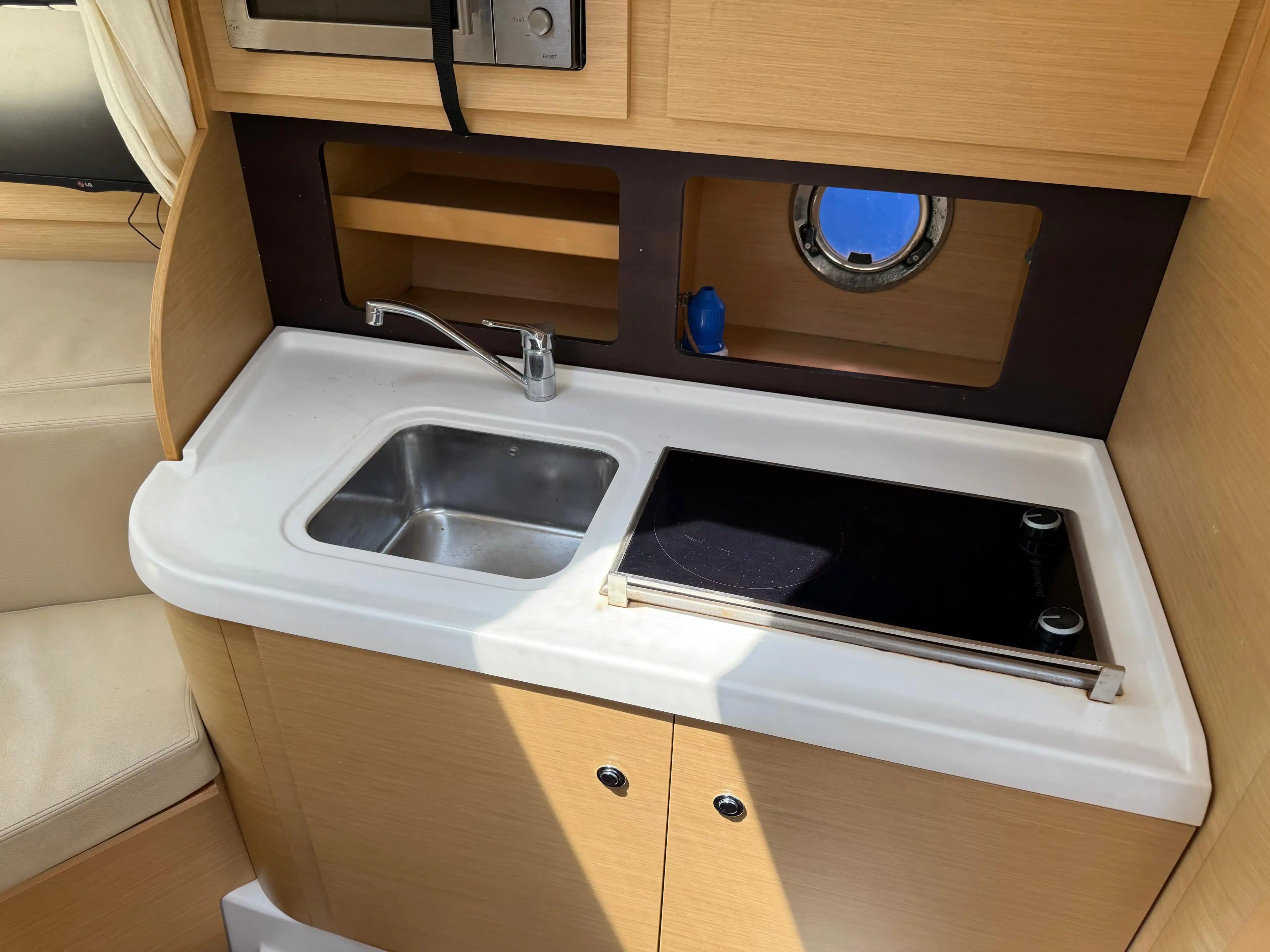 2008 Beneteau Montecarlo 32 for Sale in Barcelona, ES Sport Cruiser 3