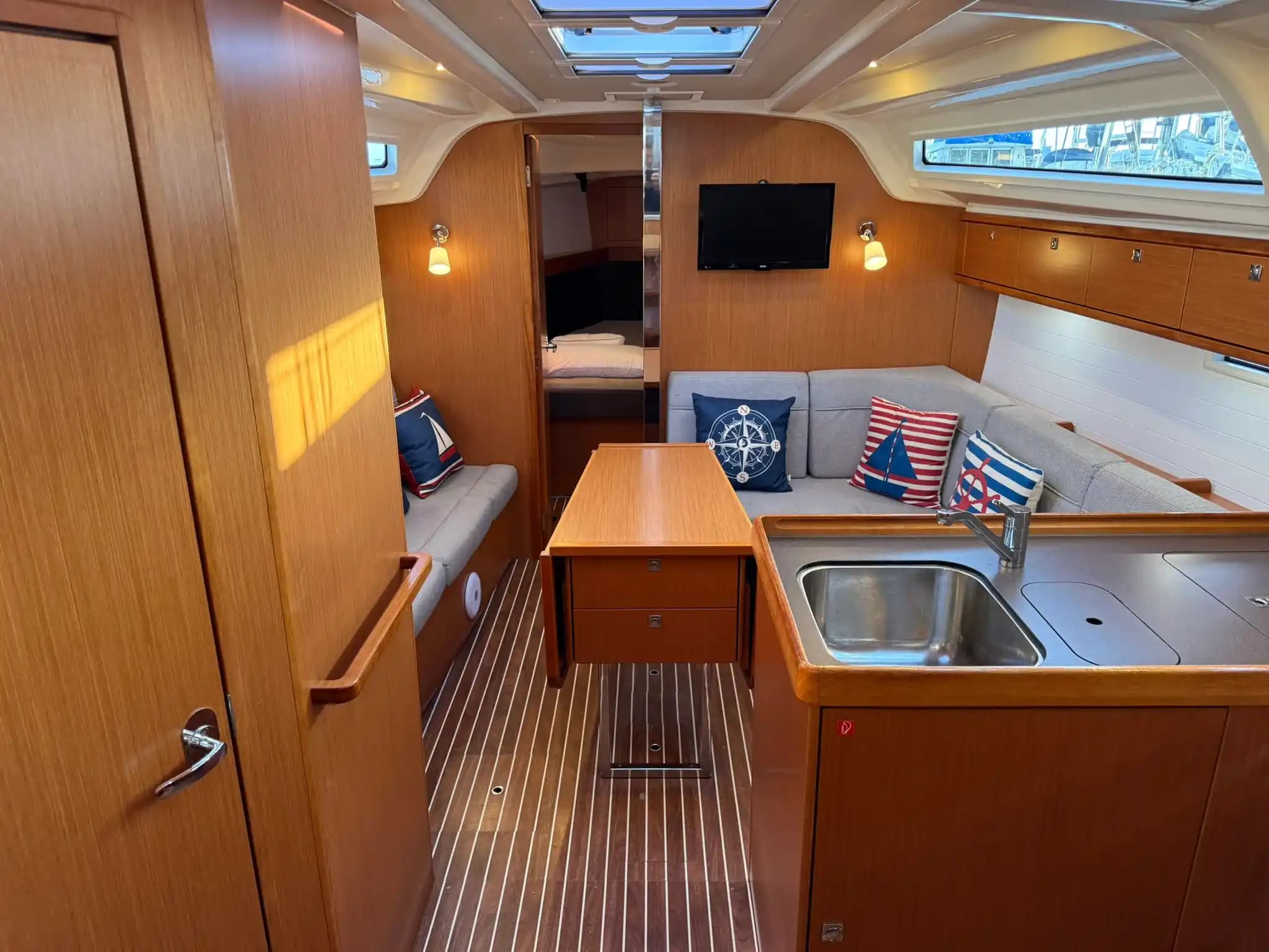 2019 Bavaria Yachts Cruiser 37 in vendita a Barcelona, ES Monohull 5