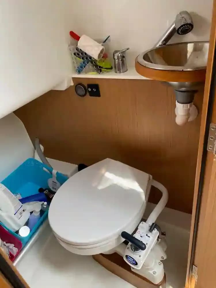 2019 Beneteau Flyer 8.8 Spacedeck for Sale in El Masnou, ES Sport Cruiser 2