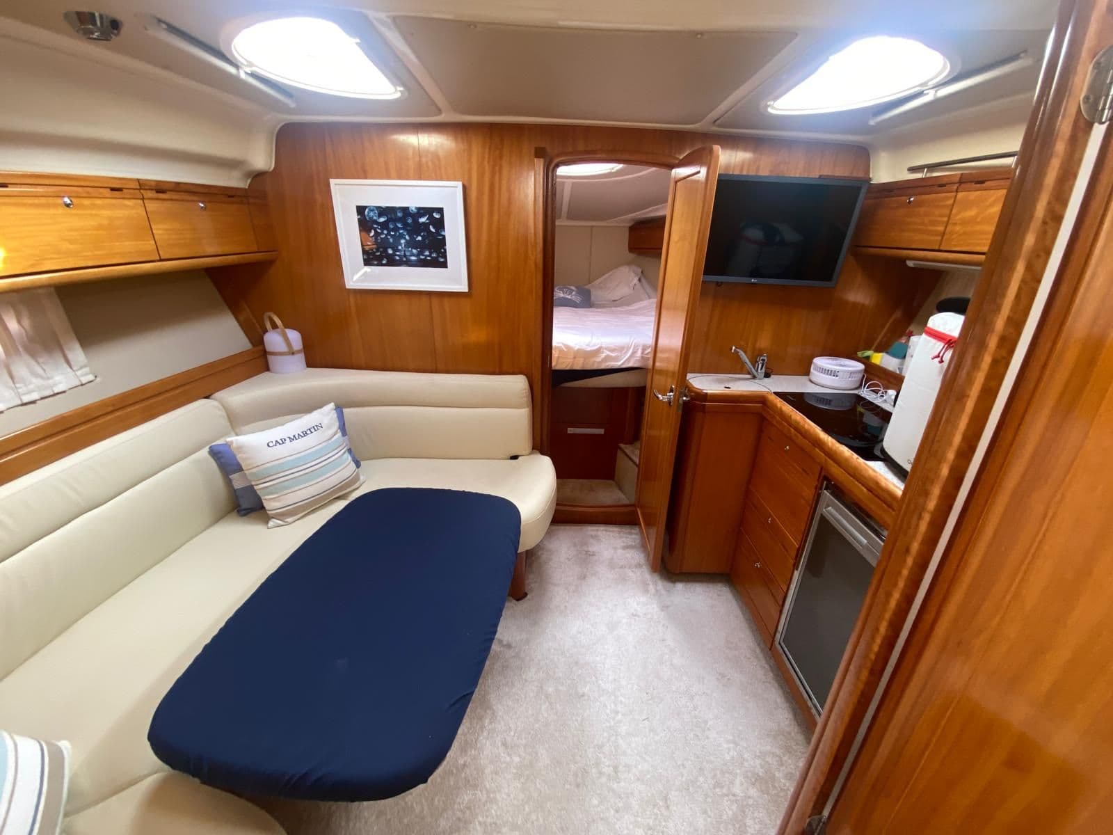 2008 Bavaria Yachts 33 Sport for Sale in Barcelona, ES Sport Cruiser 4