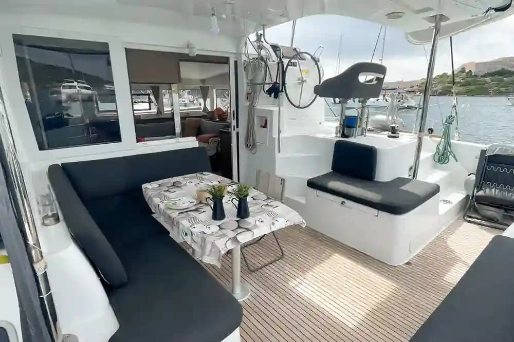 Lagoon 40 for Sale