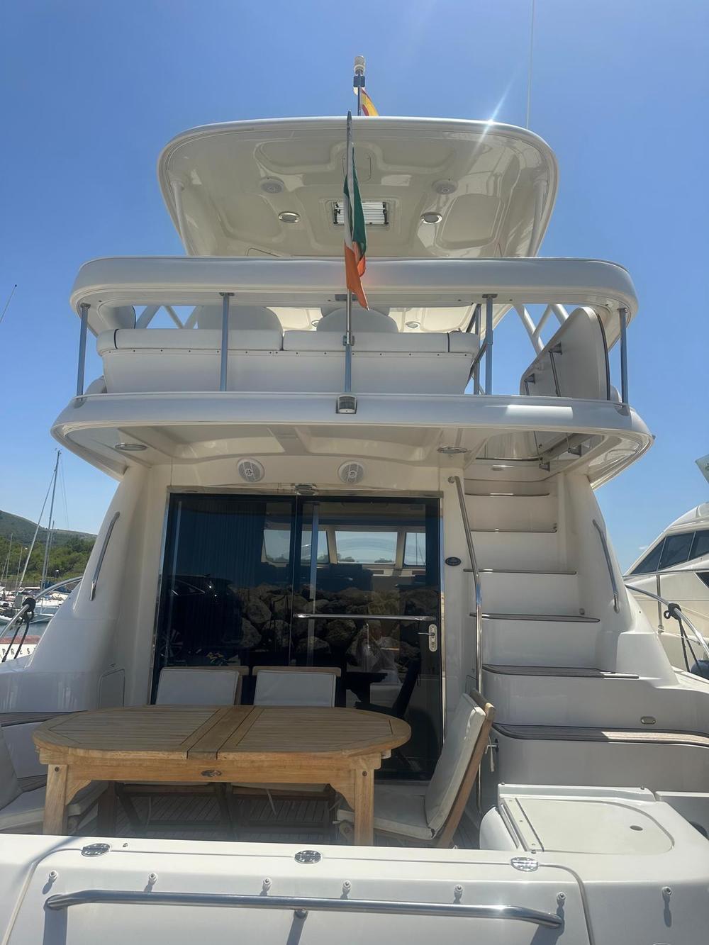 2005 Sea Ray 580 Sedan Bridge