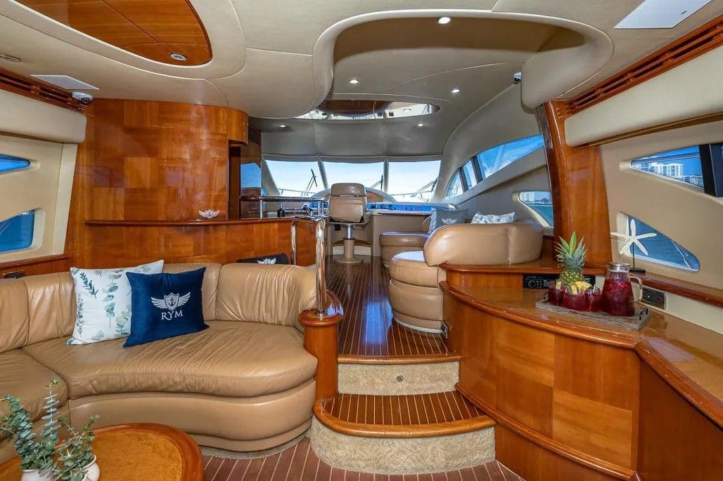 Azimut 62 te koop