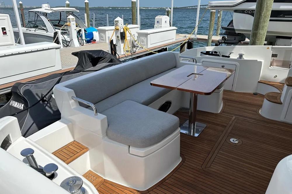2013 Azimut Fly 53
