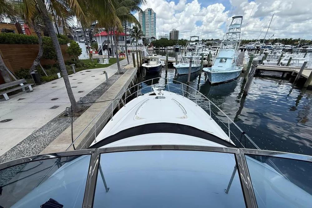 2005 Sea Ray 500 Sedan Bridge