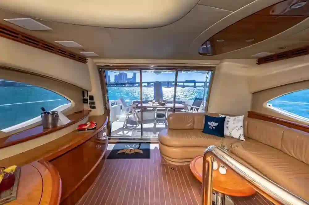 Azimut 62 te koop