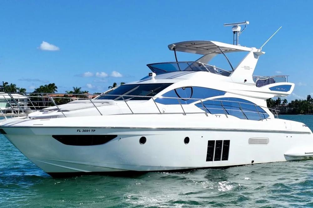 2013 Azimut Fly 53