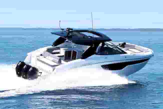 2020 Cruisers Yachts 38 GLS