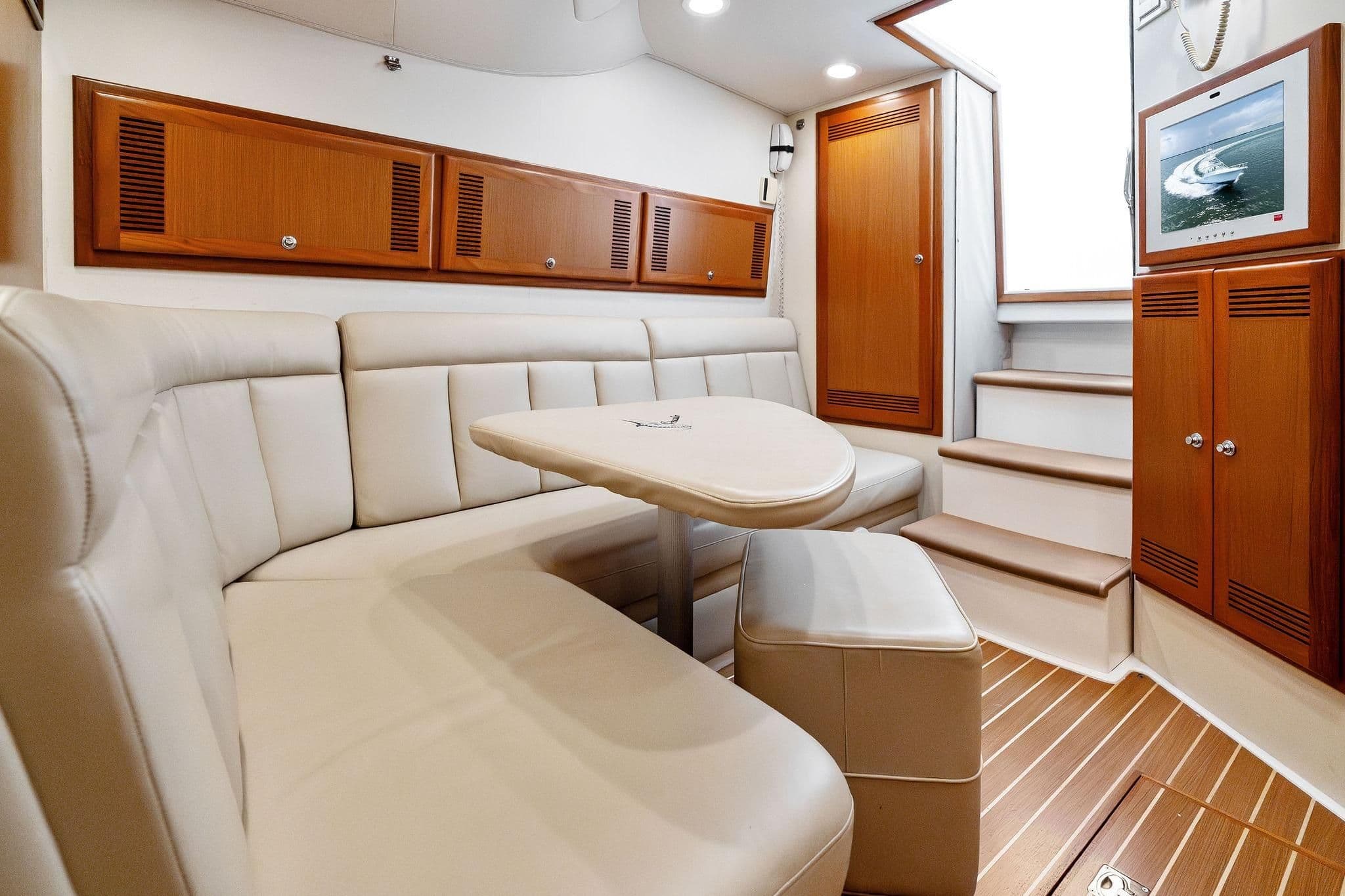 2004 CABO 40 Hardtop Express te koop in Fort Pierce, Florida Express Cruiser 2