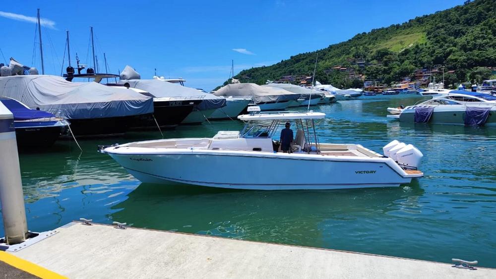 2025 Victory Yachts V400 Open Sea