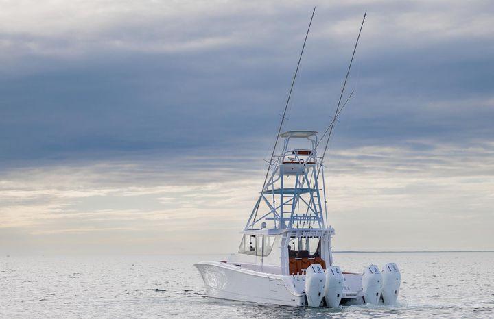 2023-invincible-46-pilothouse-power-9626974-20241203113140490-1_XLARGE.jpg