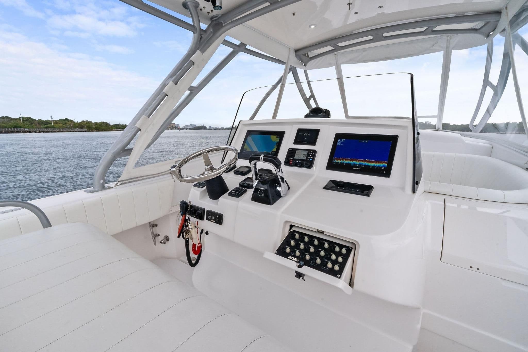 Intrepid Powerboats 370 Cuddy in vendita
