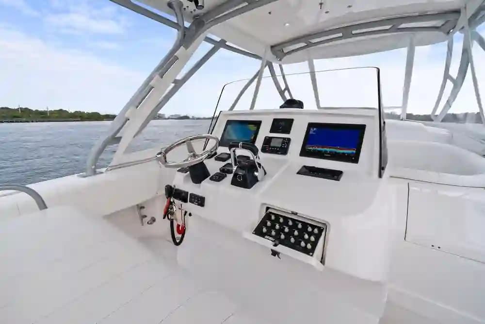 Intrepid Powerboats 370 Cuddy in vendita