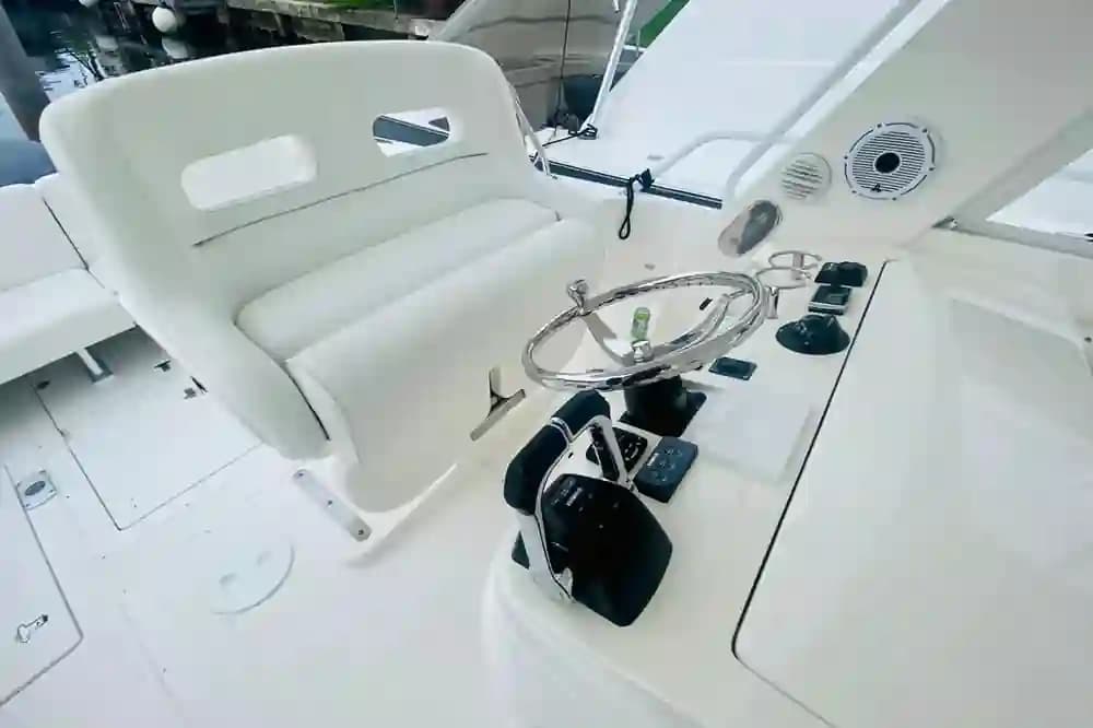 2008 Intrepid Powerboats 390 Sport Yacht for Sale in Coral Gables, Florida Express Cruiser 4