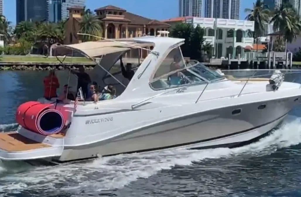 Four Winns 378 Vista for Sale