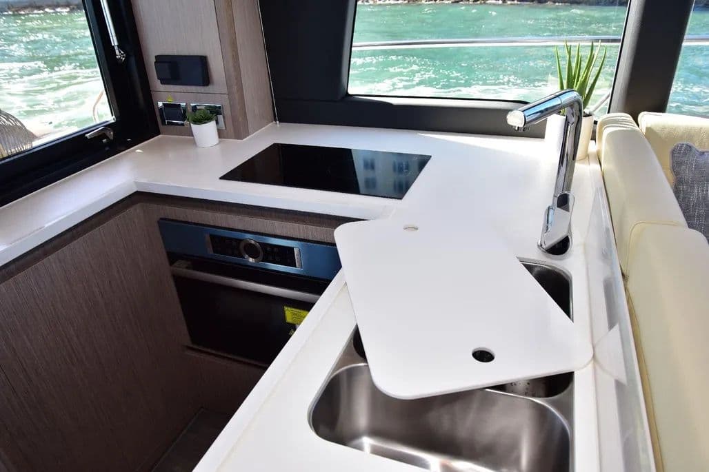 2022 SEALINE C430 in vendita a Miami, Florida Motor Yacht 1