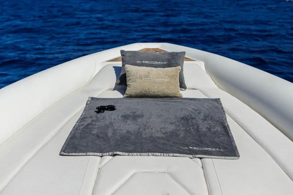 2025 Technohull Alpha 40 Sold in St. Petersburg, Florida Center Console 4