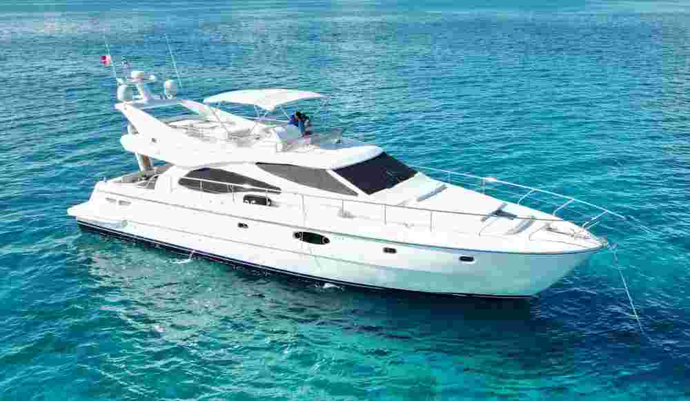 2003 Ferretti Yachts 590