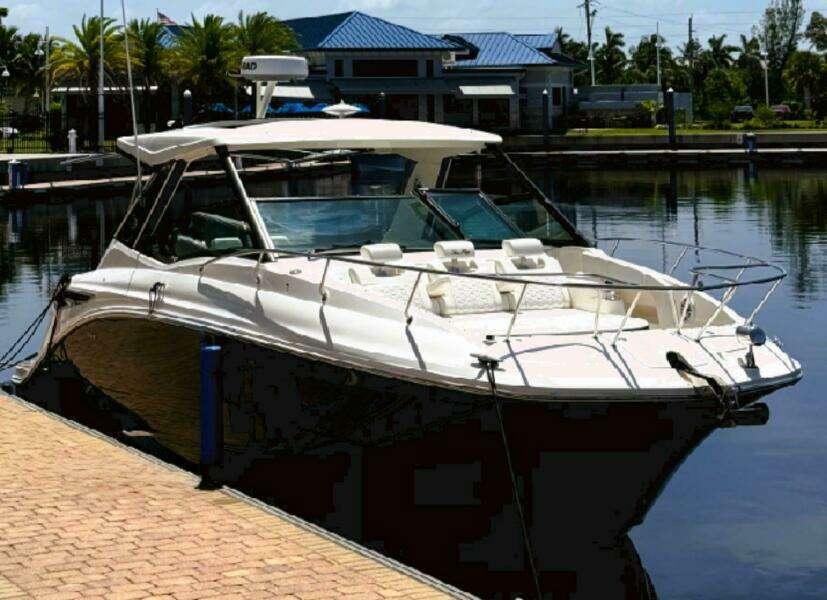 2020 Sea Ray Sundancer 320 Outboard