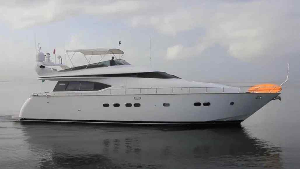 Yacht