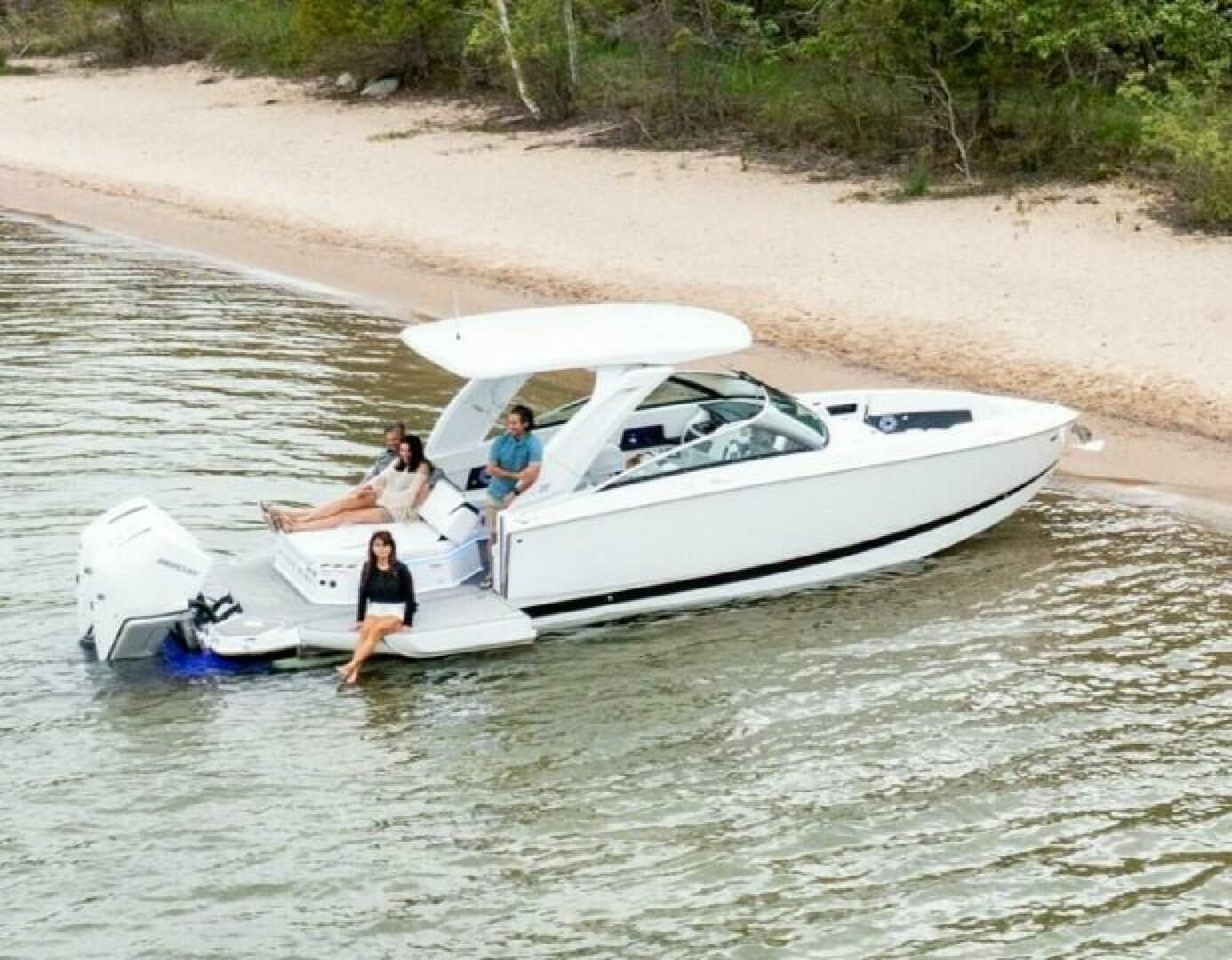 Four Winns H9 OB For Sale