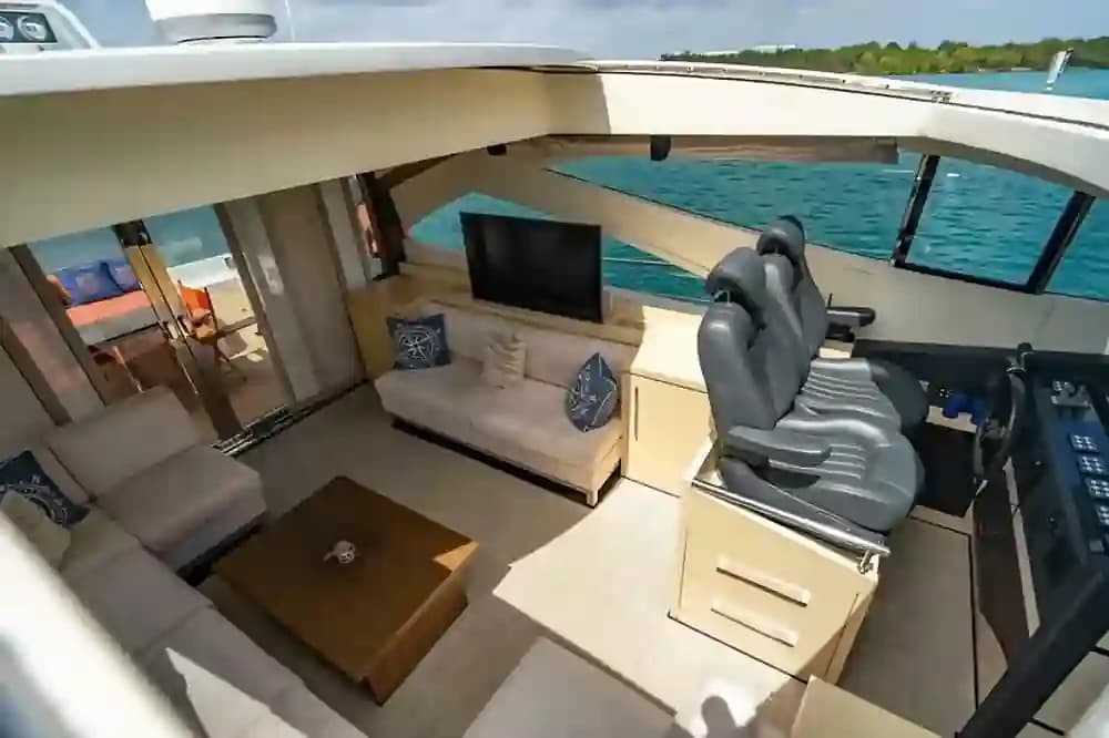 Uniesse 68 Sport Yacht for Sale