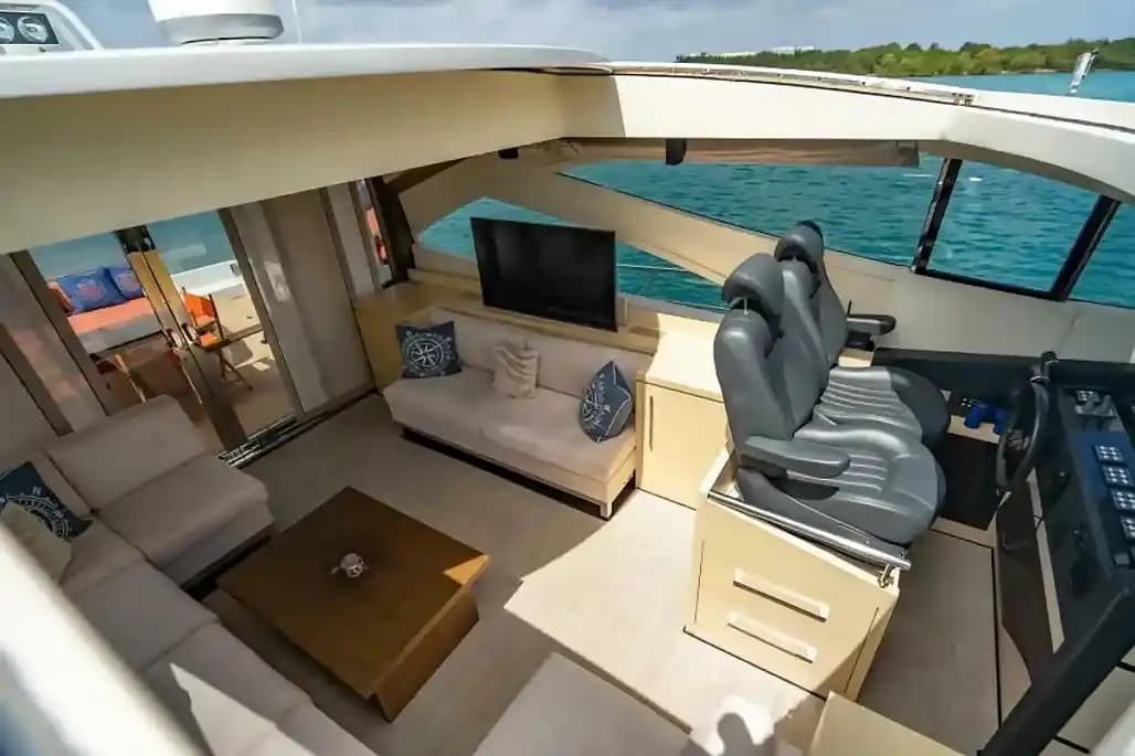 Uniesse 68 Sport Yacht for Sale