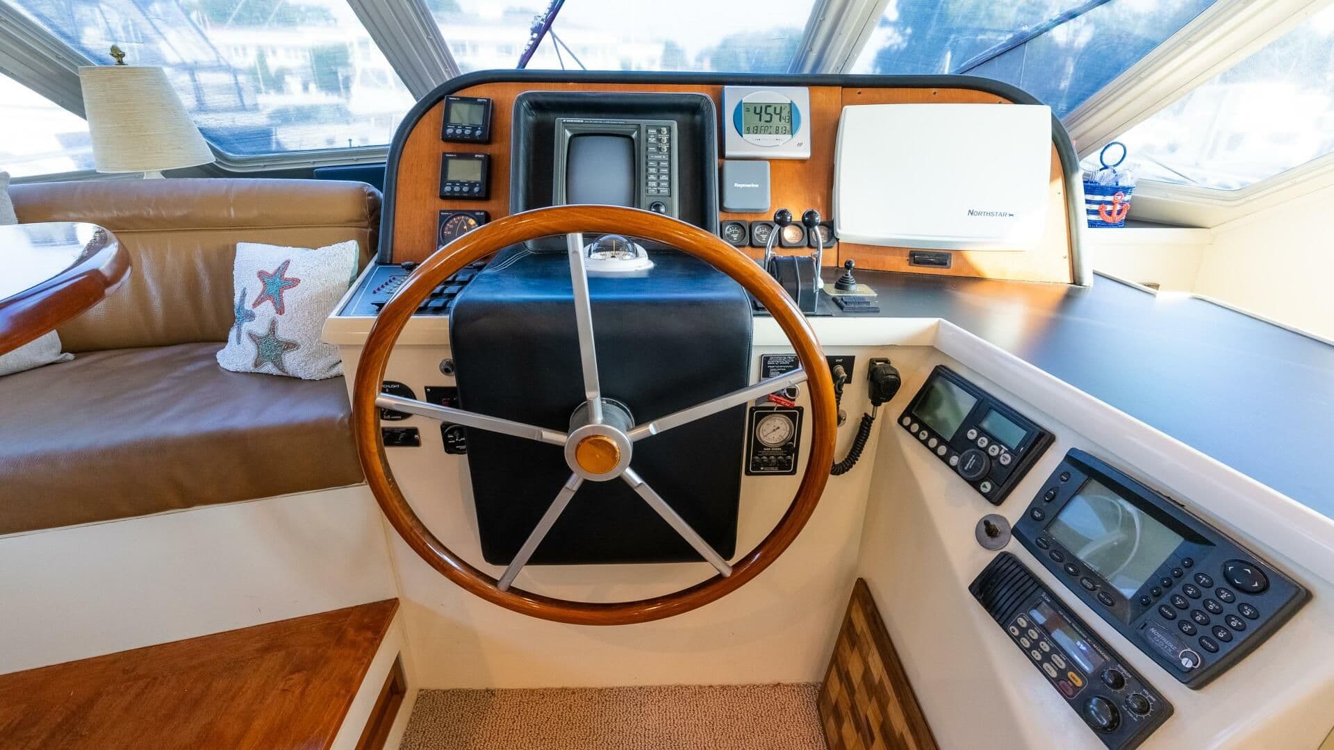 1996 Tollycraft 57 Pilothouse Motor Yacht for Sale in North Kingstown, Rhode Island Motor Yacht 4