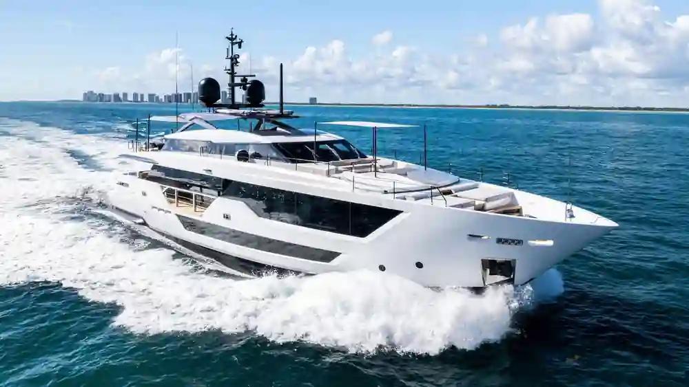 Custom Line Saetta 106 à vendre