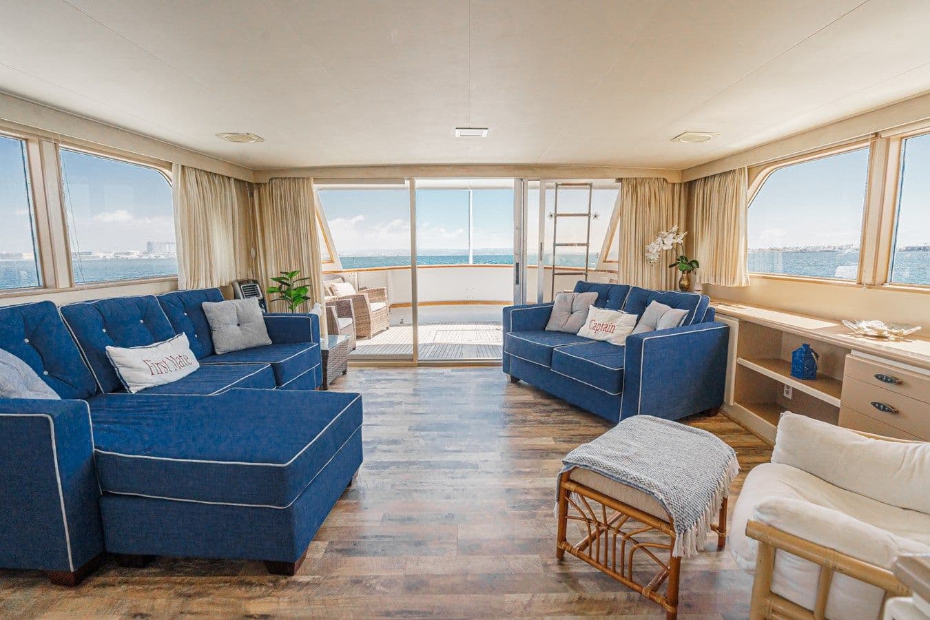1984 Burger Boats Raised Pilothouse 86 for Sale in San Diego, California Motor Yacht 4