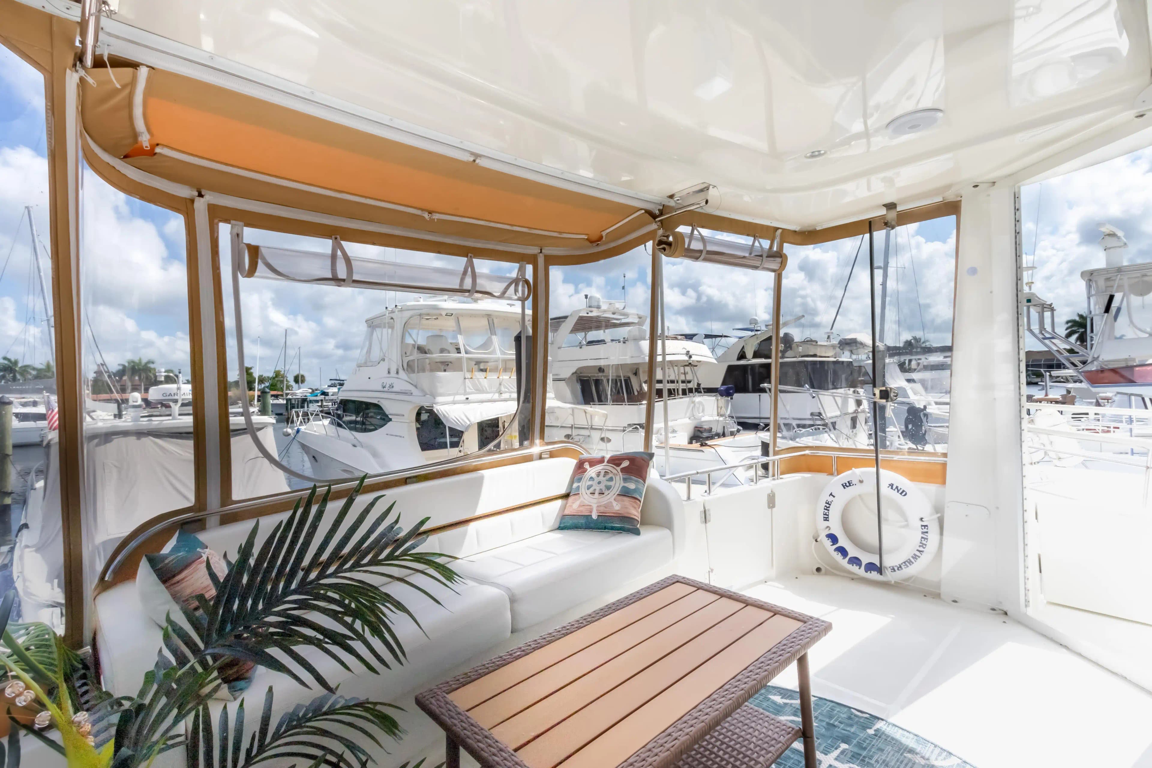 2005 Carver 390 MY for Sale in North Fort Myers, Florida Motor Yacht 4