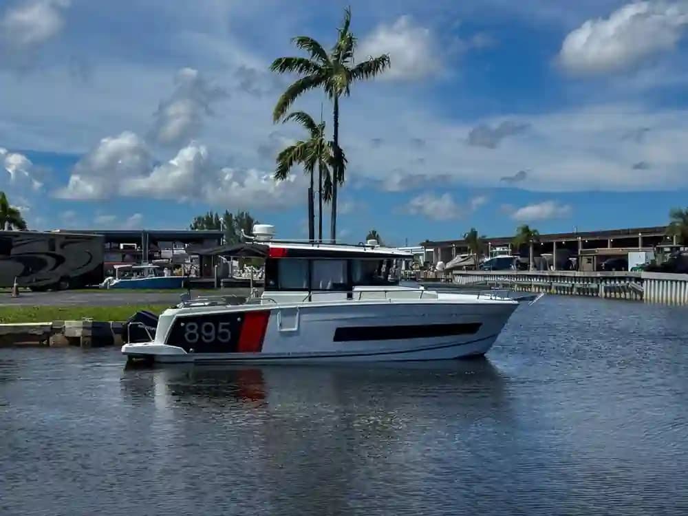 Jeanneau NC 895 Sport for Sale