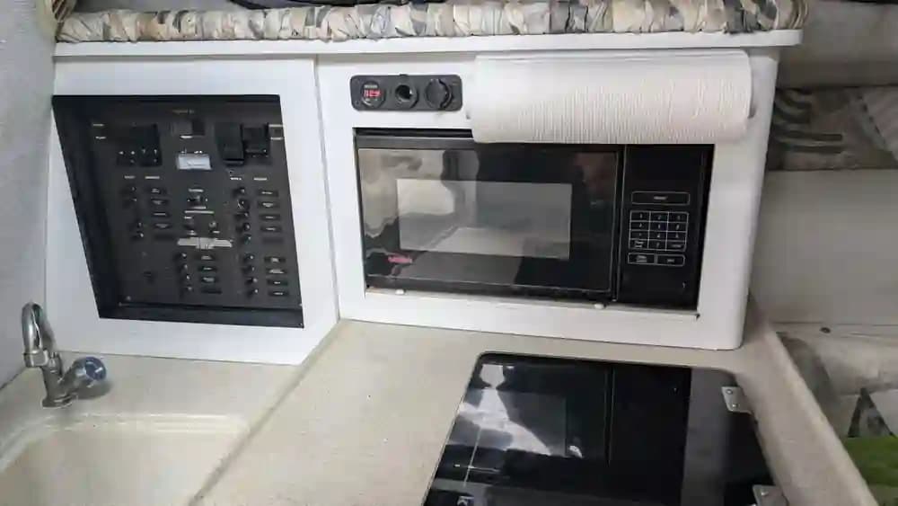 2001 Wellcraft 270 Coastal te koop in Orlando, Florida Walk-around Boats 5