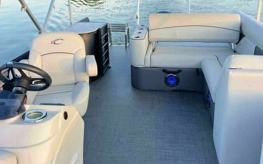2021 Crest Classic LX 220 for Sale in Linden, Michigan Pontoon Boats 4