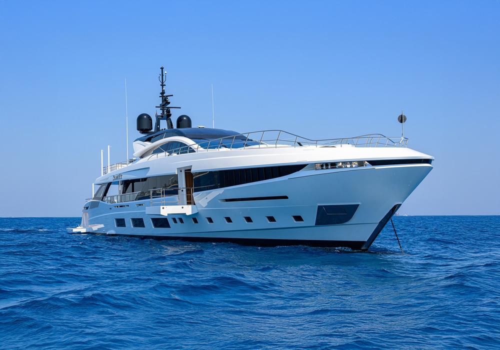 177_mangusta_goldeneye_profiles_20 copy.jpg