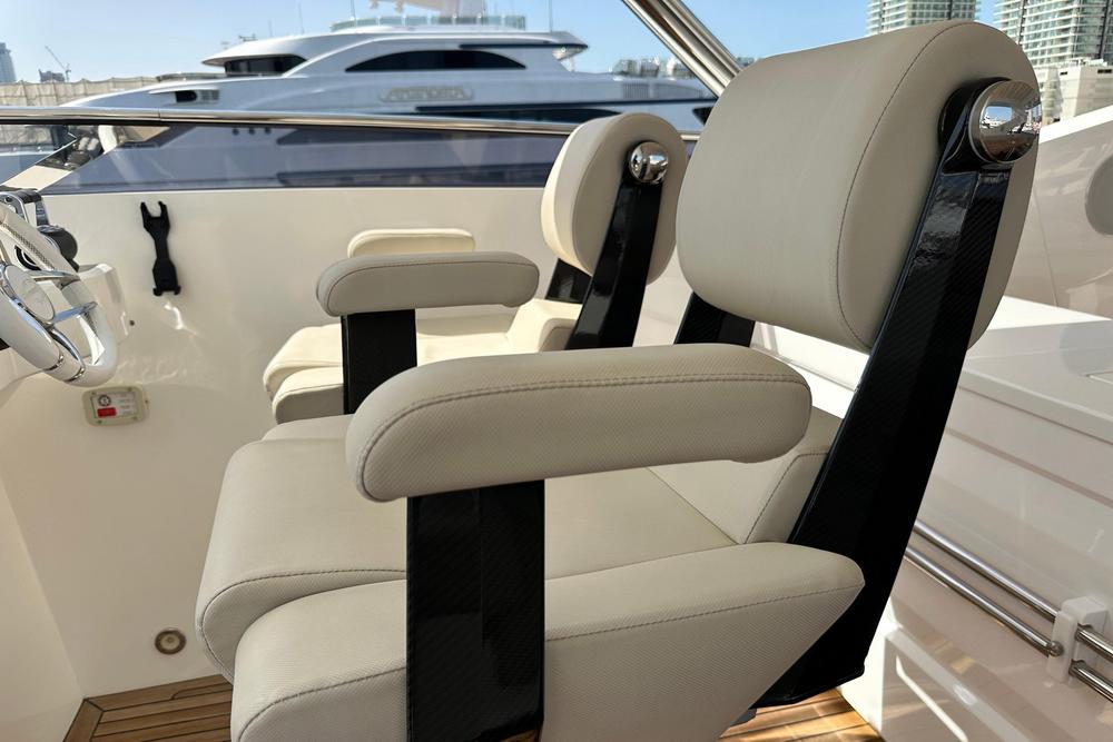 2018 Sunseeker 95 Yacht