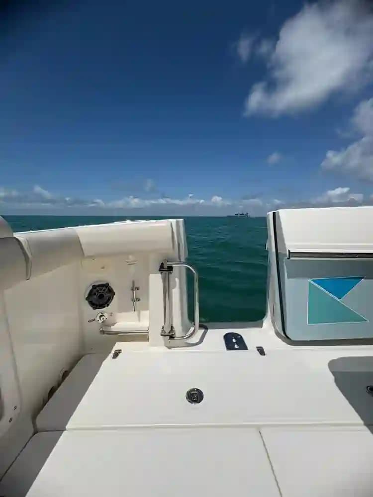 2023 Boston Whaler 280 Outrage Sold in Miami, Florida Center Console 2