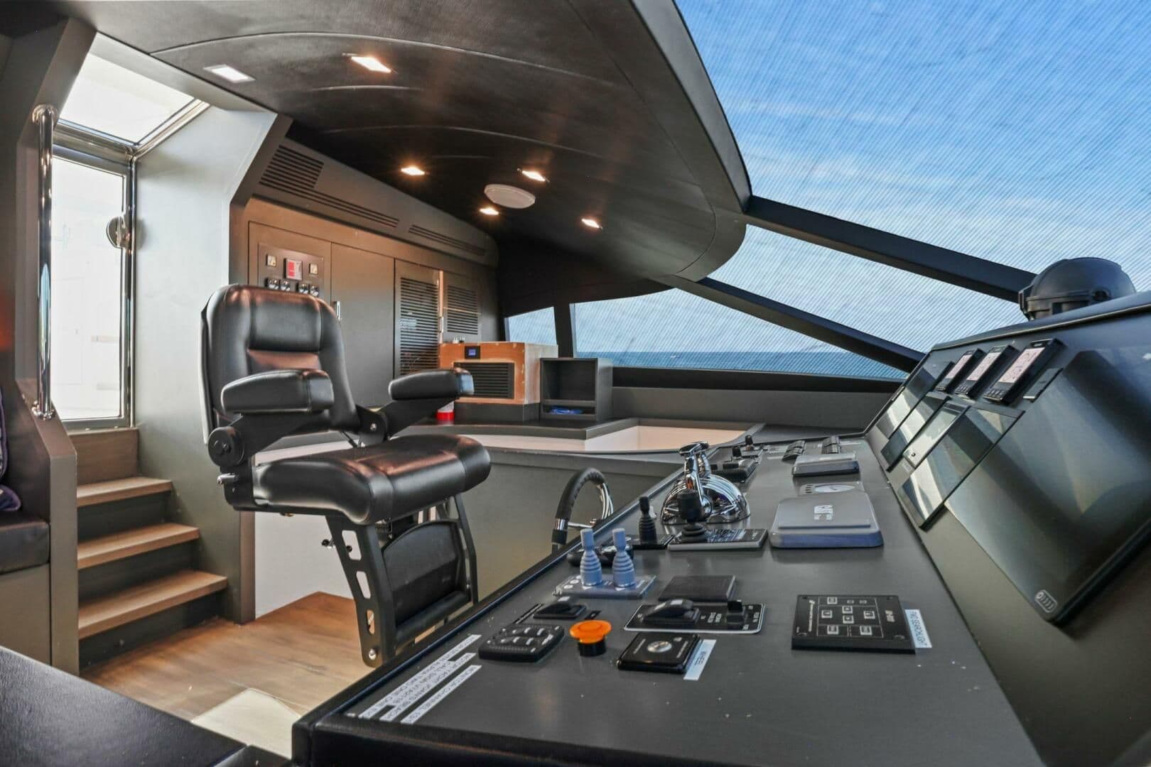 2011 Mengi Yay Yachts 115 te koop in Fort Lauderdale, Florida Megayacht 3