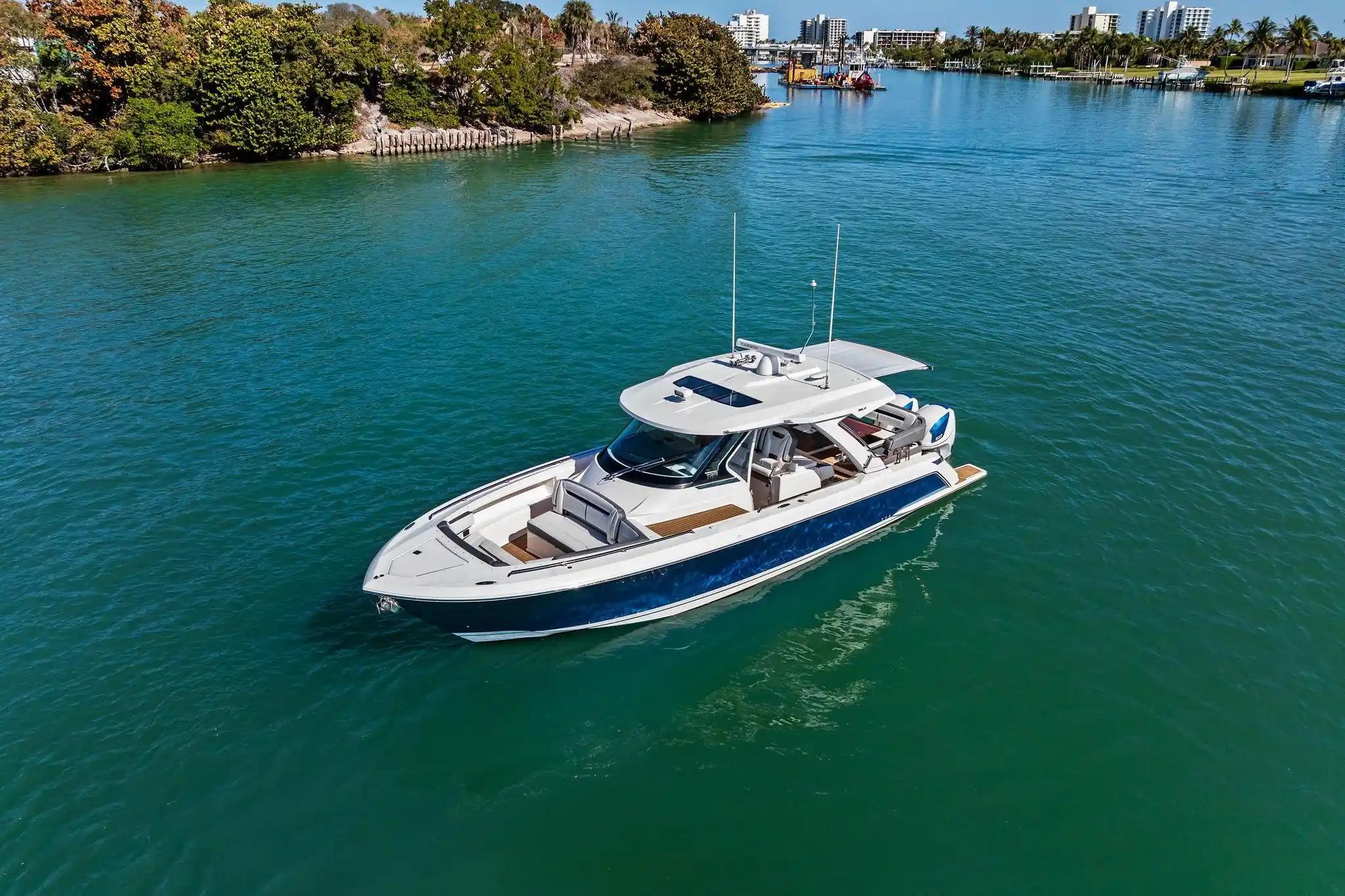 Tiara Yachts 38LS te koop