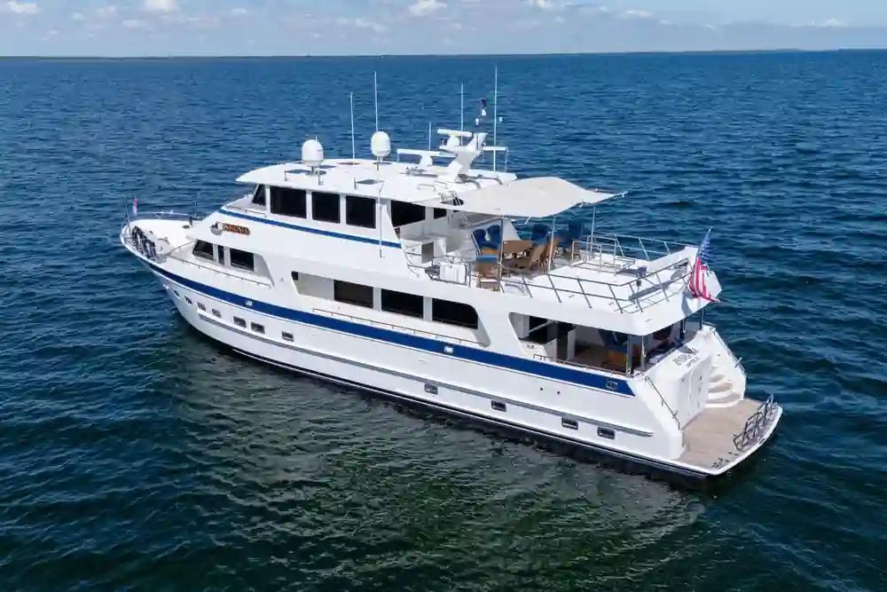 Outer Reef Yachts 860 Deluxbridge Motoryacht For Sale