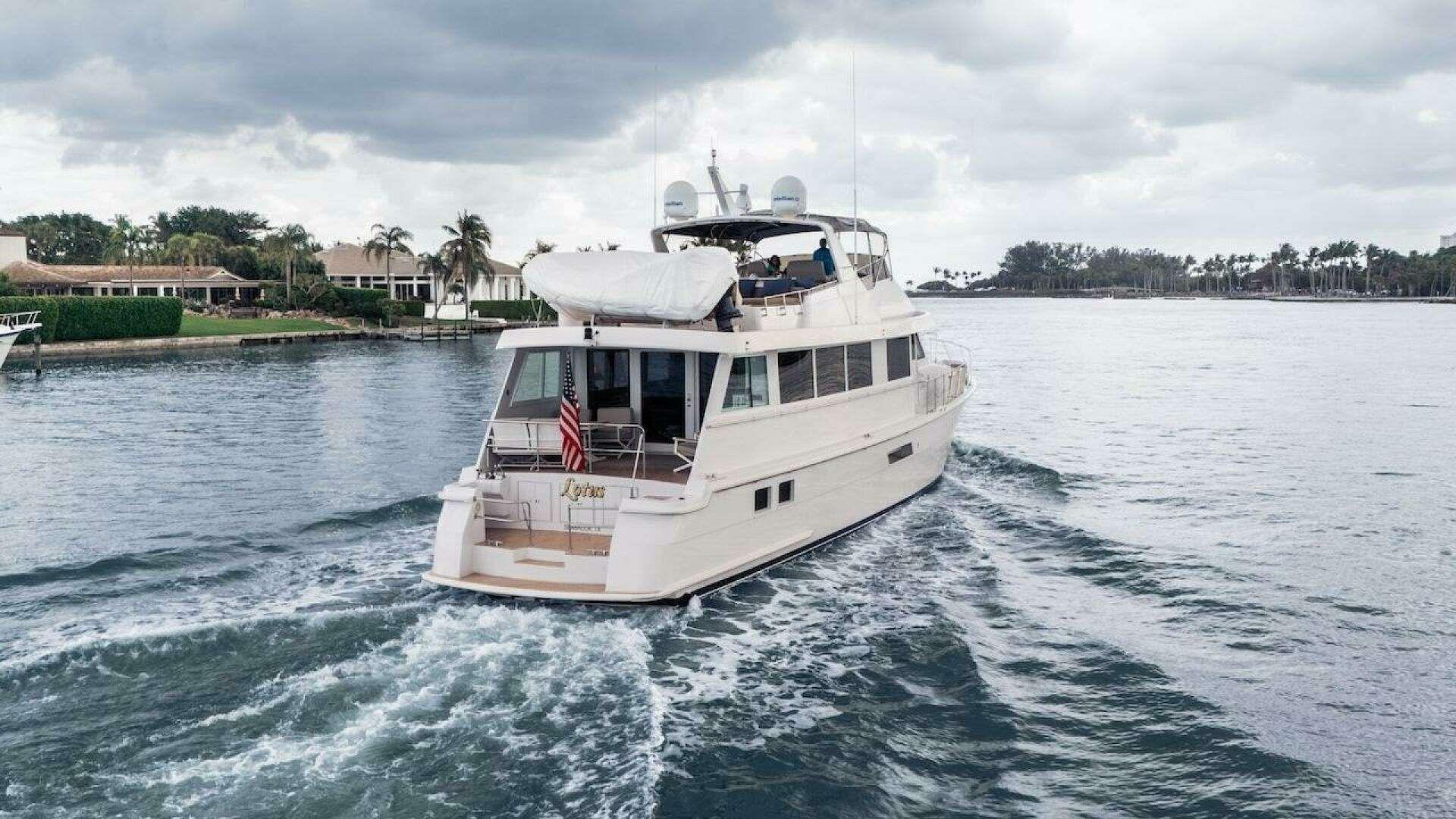 Hatteras 74 Sport Deck For Sale